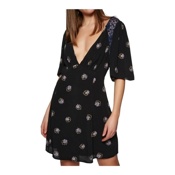 FREE PEOPLE x Revolve Black Floral Open Back Bell Sleeve Mini Dress Size 0 - Picture 4 of 13